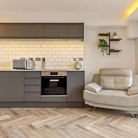 Pleasant View - Direct Beach Access, Sea Views And Parking 손더스풋 외부 사진
