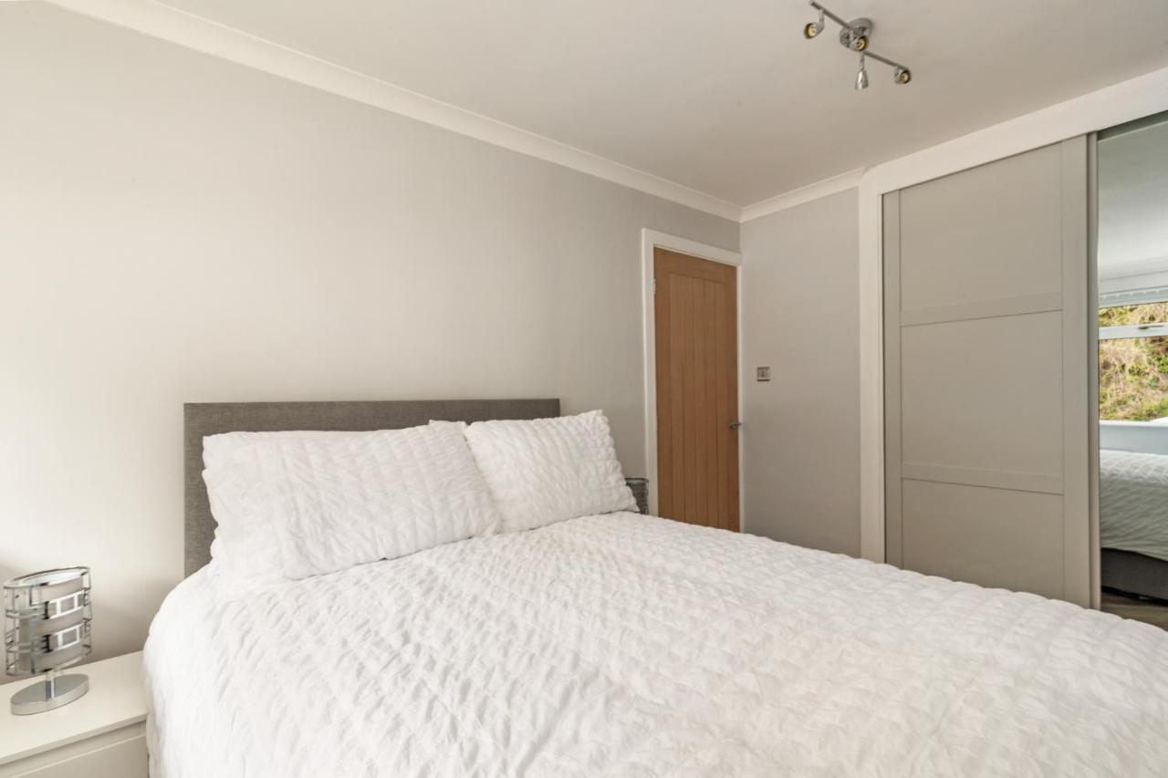 Pleasant View - Direct Beach Access, Sea Views And Parking 손더스풋 외부 사진